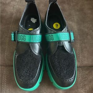 UGG Ashton Plush Leather/Wool Black/Green Lug Sole Shoes.